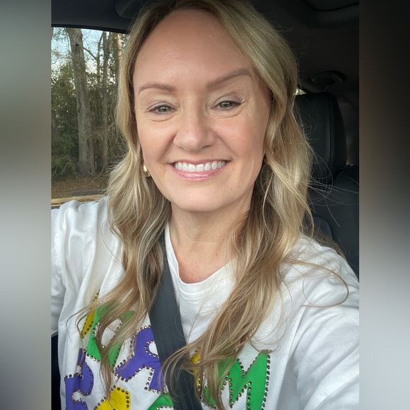 Meet your Posher, Jennifer - Picture 1 of 1